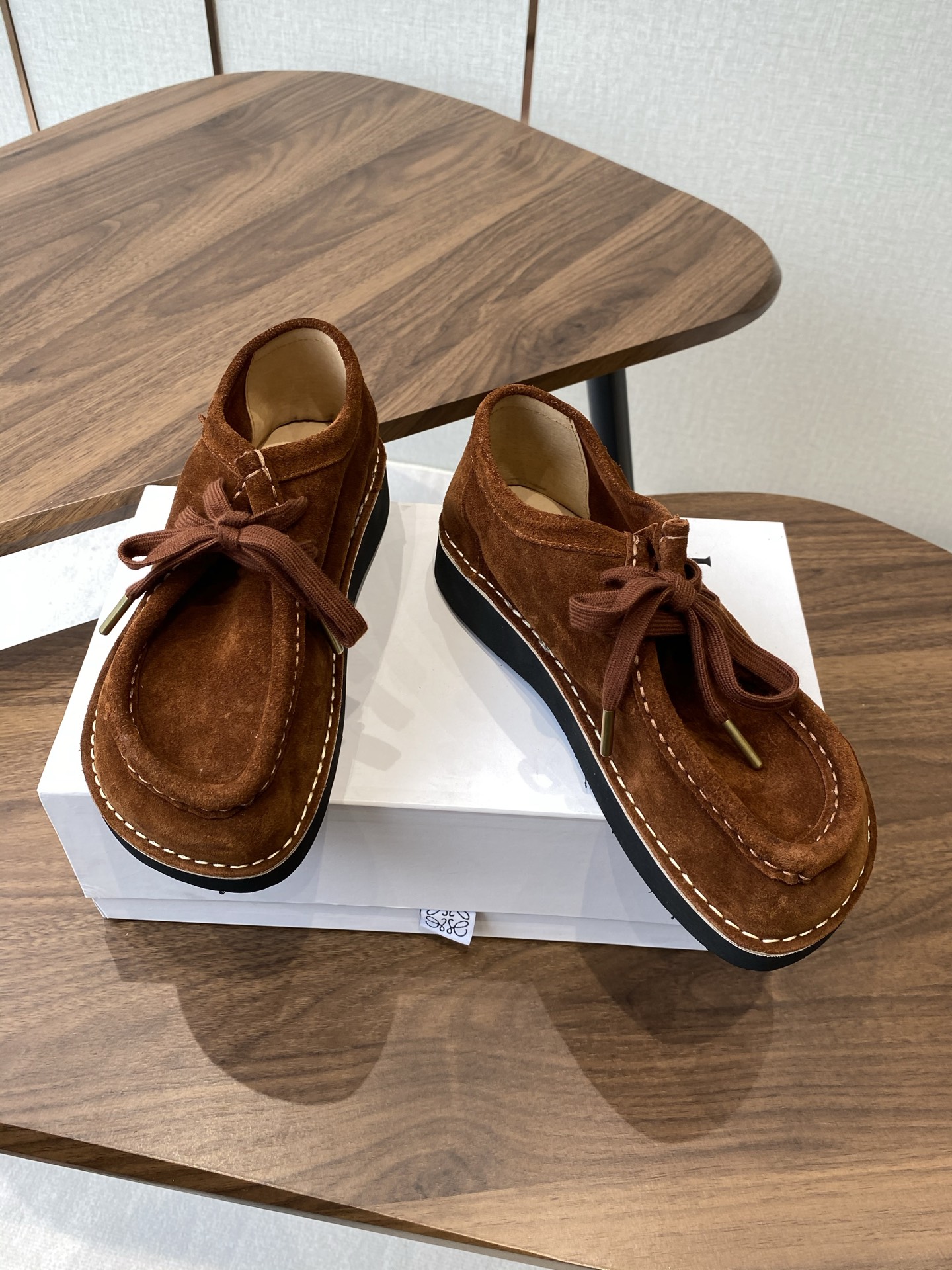 Stylish New Short Boots: Loewe Royway Collection Features Cute Round Head Design - 图片 3