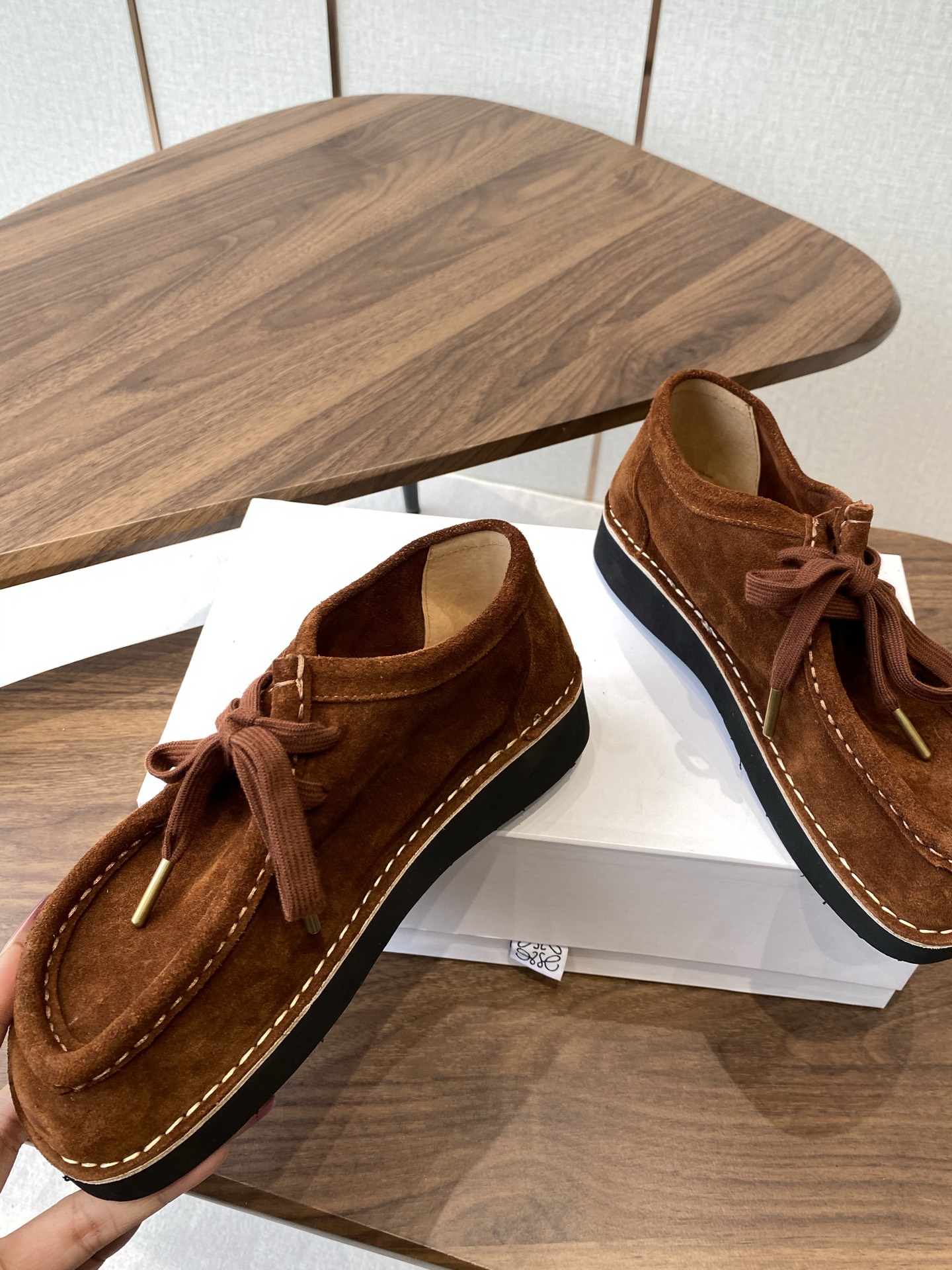 Stylish New Short Boots: Loewe Royway Collection Features Cute Round Head Design - 图片 5