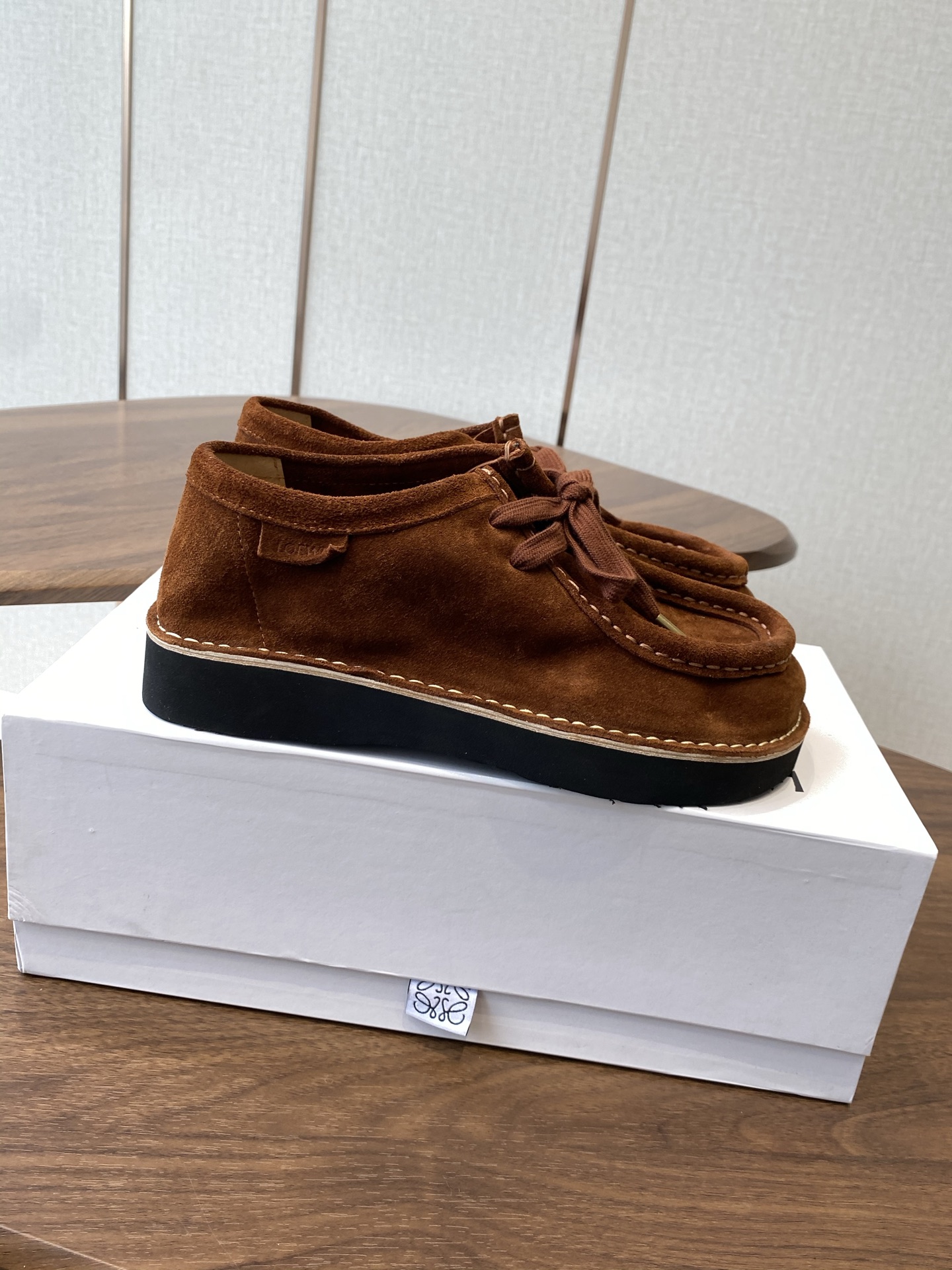 Stylish New Short Boots: Loewe Royway Collection Features Cute Round Head Design - 图片 2