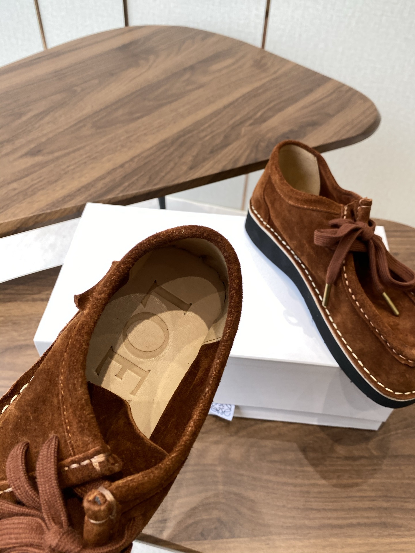 Stylish New Short Boots: Loewe Royway Collection Features Cute Round Head Design - 图片 7