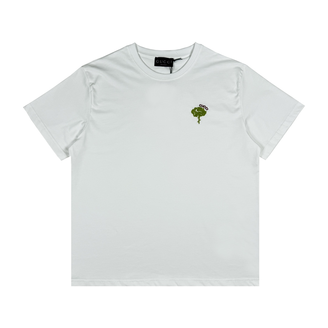 Camiseta de cuello redondo Gucci con bordado de rosas. Tallas: XS-L.