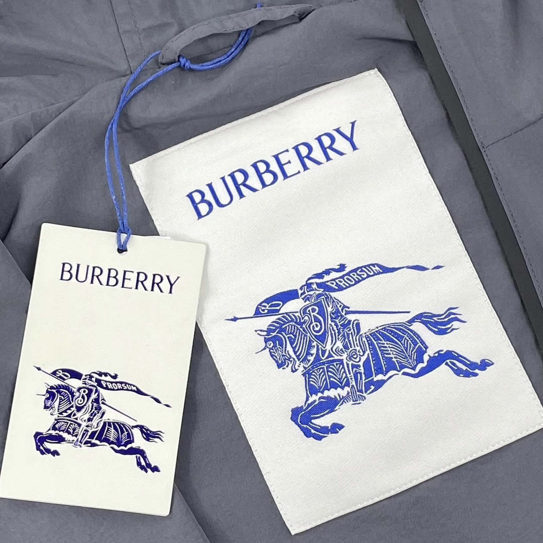 Burberry Burbere* 巴宝莉 战马印花拉链外套 尺码XS-L