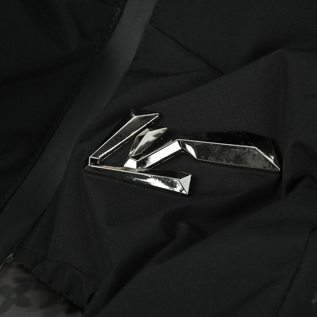 Louis Vuitton路易威登老花温感羽绒服-Chinese UA Cheap High Quatity Brand Clothes Bags handbags Sneakers wholesale wholesaler seller from China Factory suppliers Fashion Clothing Shoes best Quality Beautiful Price Louis Vuitton路易威登老花温感羽绒服