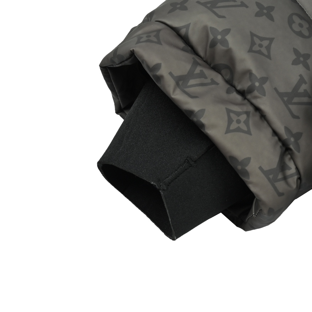 Louis Vuitton路易威登老花温感羽绒服-Chinese UA Cheap High Quatity Brand Clothes Bags handbags Sneakers wholesale wholesaler seller from China Factory suppliers Fashion Clothing Shoes best Quality Beautiful Price Louis Vuitton路易威登老花温感羽绒服