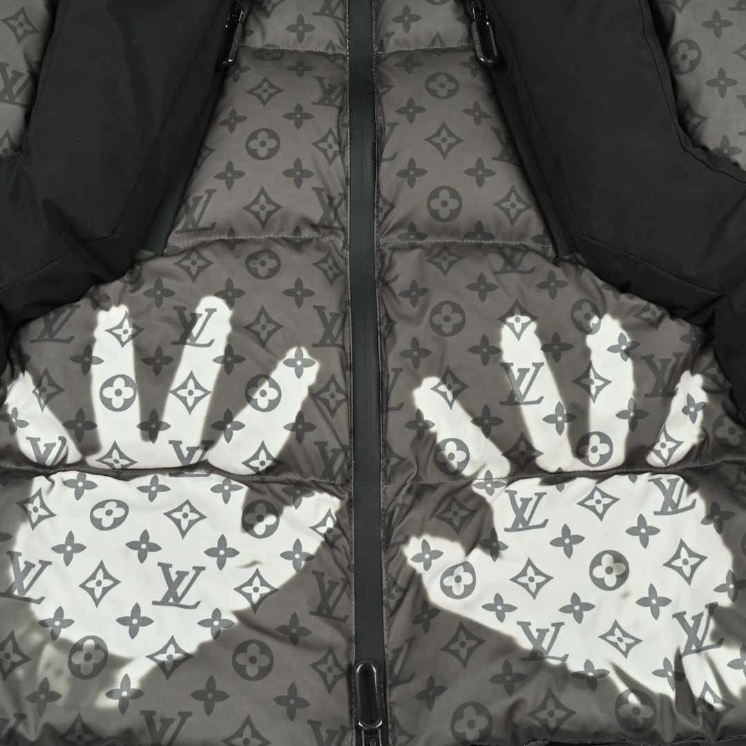 Louis Vuitton路易威登老花温感羽绒服-Chinese UA Cheap High Quatity Brand Clothes Bags handbags Sneakers wholesale wholesaler seller from China Factory suppliers Fashion Clothing Shoes best Quality Beautiful Price Louis Vuitton路易威登老花温感羽绒服