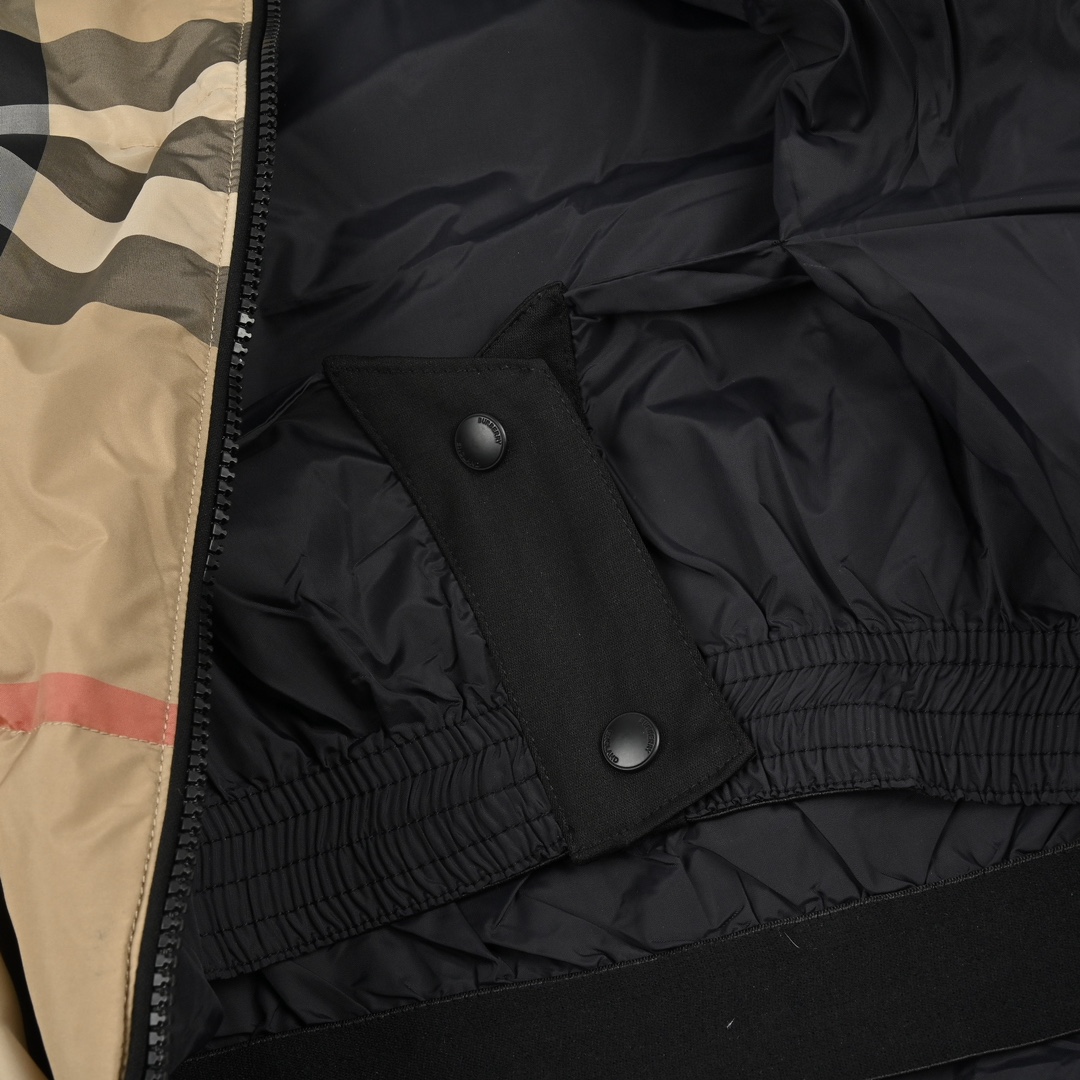 Burberry/巴宝莉 19Fw 经典格子条纹羽绒服