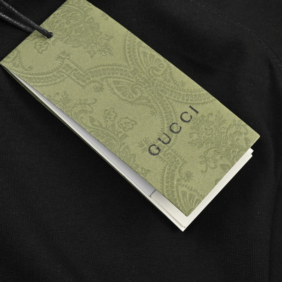 Gucci古驰粉色字母刺绣logo图案短袖