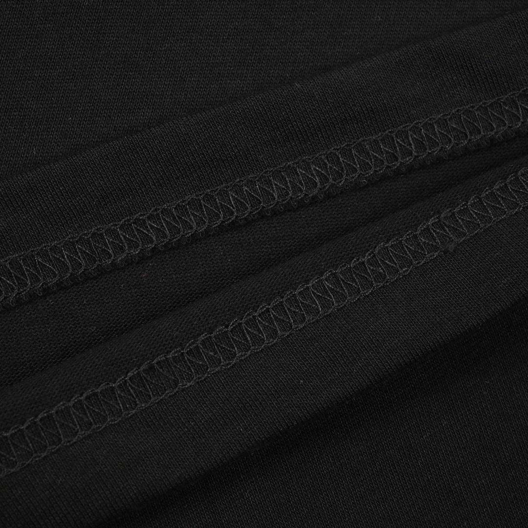 Gucci古驰粉色字母刺绣logo图案短袖