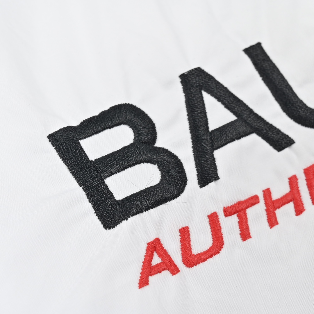 Balenciaga巴黎世家经典舒适长袖翻领衬衣