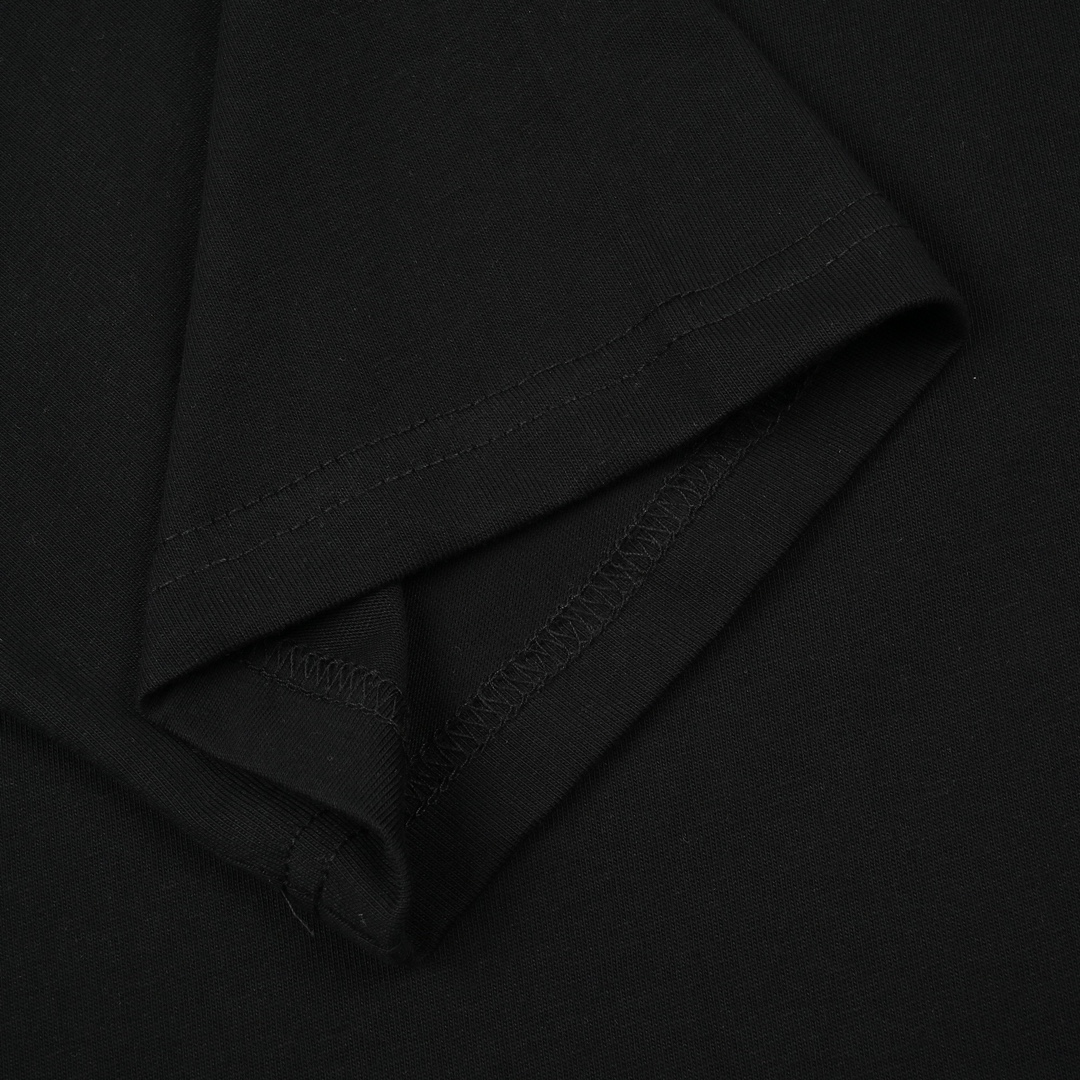 Louis Vuitton路易威登24ss铆钉绣花短袖-Chinese UA Cheap High Quatity Brand Clothes Bags handbags Sneakers wholesale wholesaler seller from China Factory suppliers Fashion Clothing Shoes best Quality Beautiful Price Louis Vuitton路易威登24ss铆钉绣花短袖