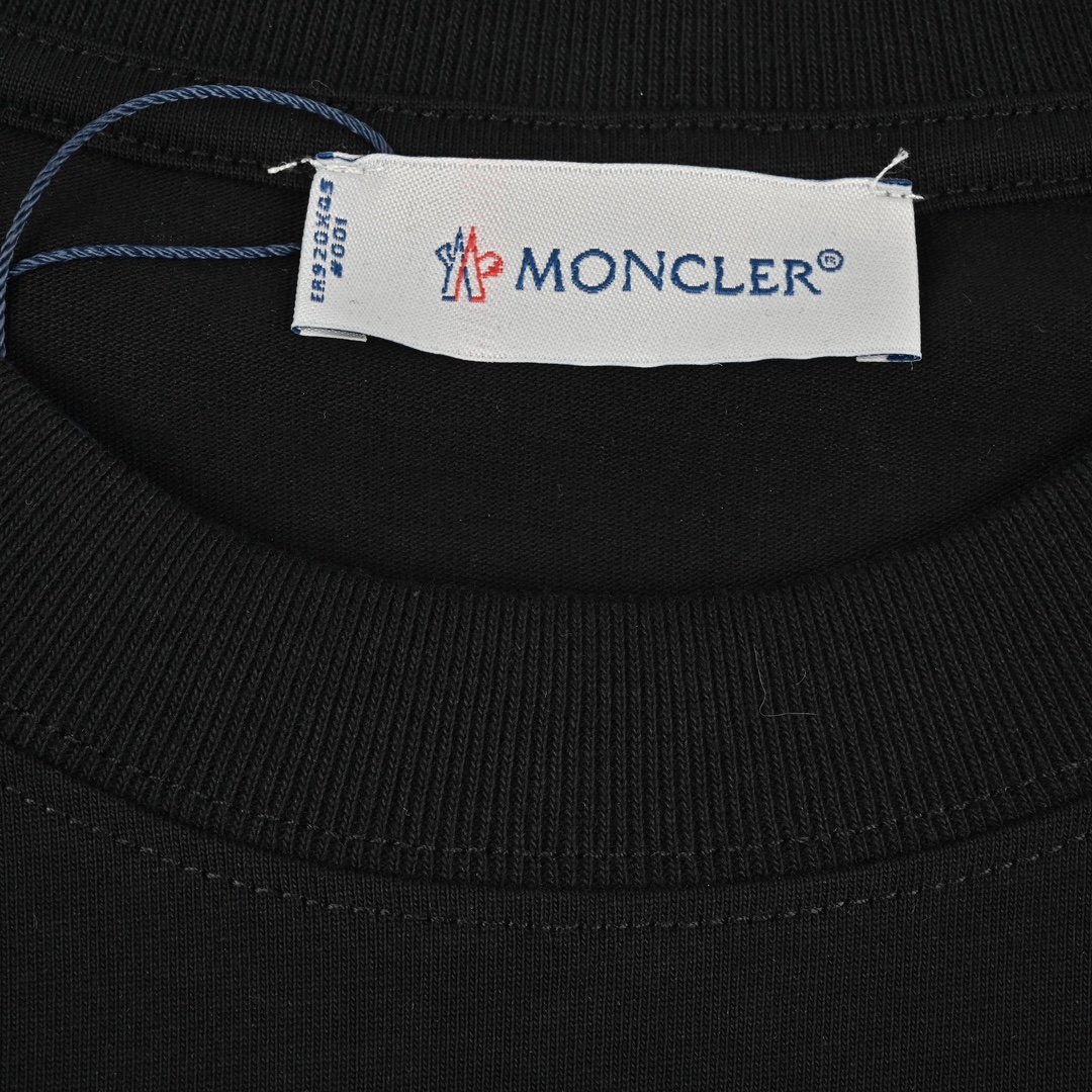 Moncler/蒙口 24ss 植绒字母logo短袖 采用32S双纱平纹