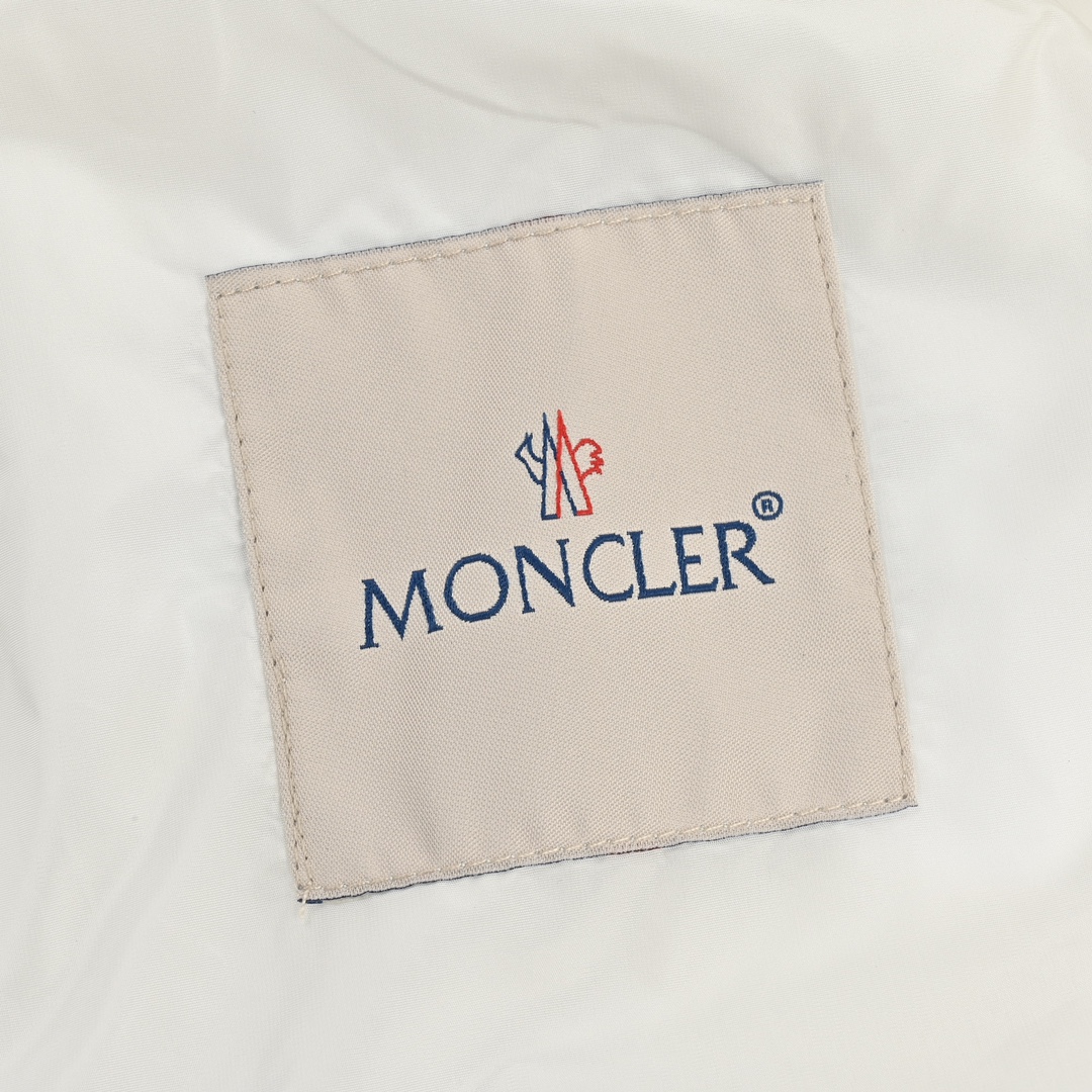 Moncler蒙口春夏款收腰防晒女款外套 422240003