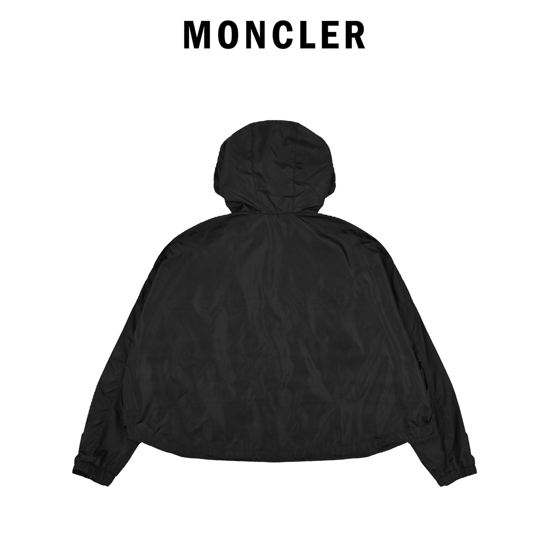 Moncler蒙口24SS 轻薄女款防晒服 双口袋设计 凸现的时尚个性