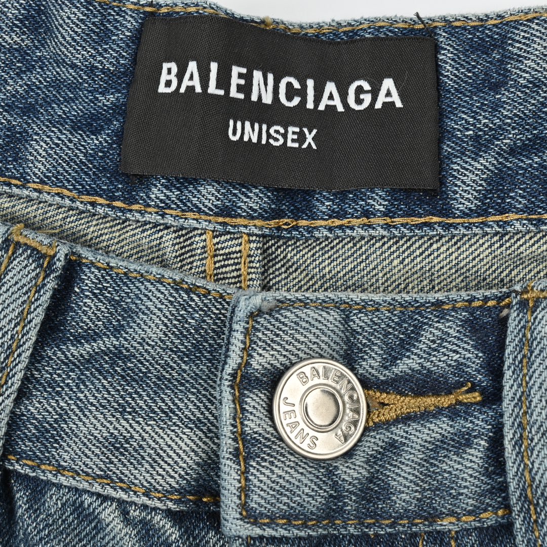 Balenciaga 巴黎世家 SS24割烂破洞牛仔短裤SS24巴黎世家秋冬采用460克高端定制面料