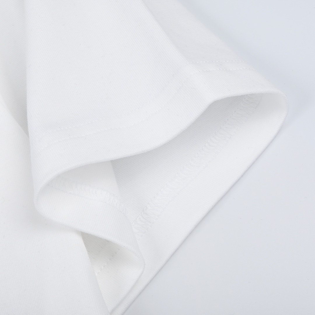 ouis Vuitton路易威登迪士尼联名红色兔八哥迷幻短袖-莆田鞋,莆田鞋货源,高仿鞋,高仿鞋货源,安福档口,莆田高仿鞋,莆田鞋批发,高仿鞋批发,莆田高仿运动鞋,高仿运动鞋,莆田运动鞋 ouis Vuitton路易威登迪士尼联名红色兔八哥迷幻短袖