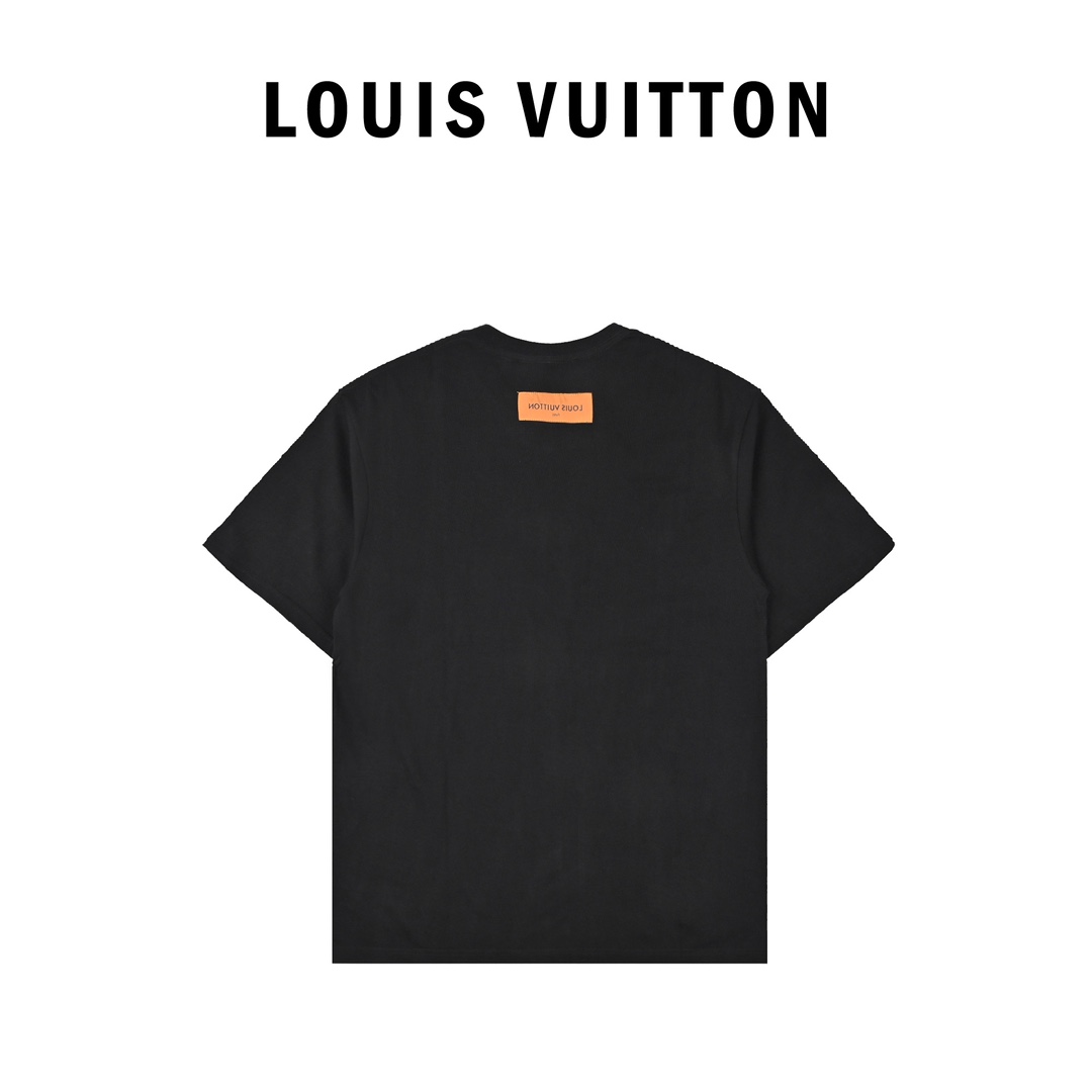 Louis Vuitton路易威登海螺系列印花标识装饰短袖-Chinese UA Cheap High Quatity Brand Clothes Bags handbags Sneakers wholesale wholesaler seller from China Factory suppliers Fashion Clothing Shoes best Quality Beautiful Price Louis Vuitton路易威登海螺系列印花标识装饰短袖