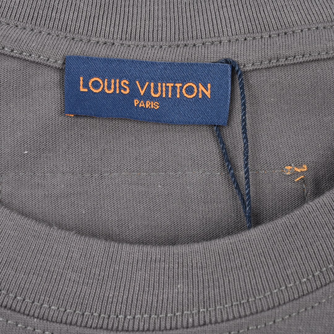 160 Louis Vuitton路易威登小标logo刺绣短袖