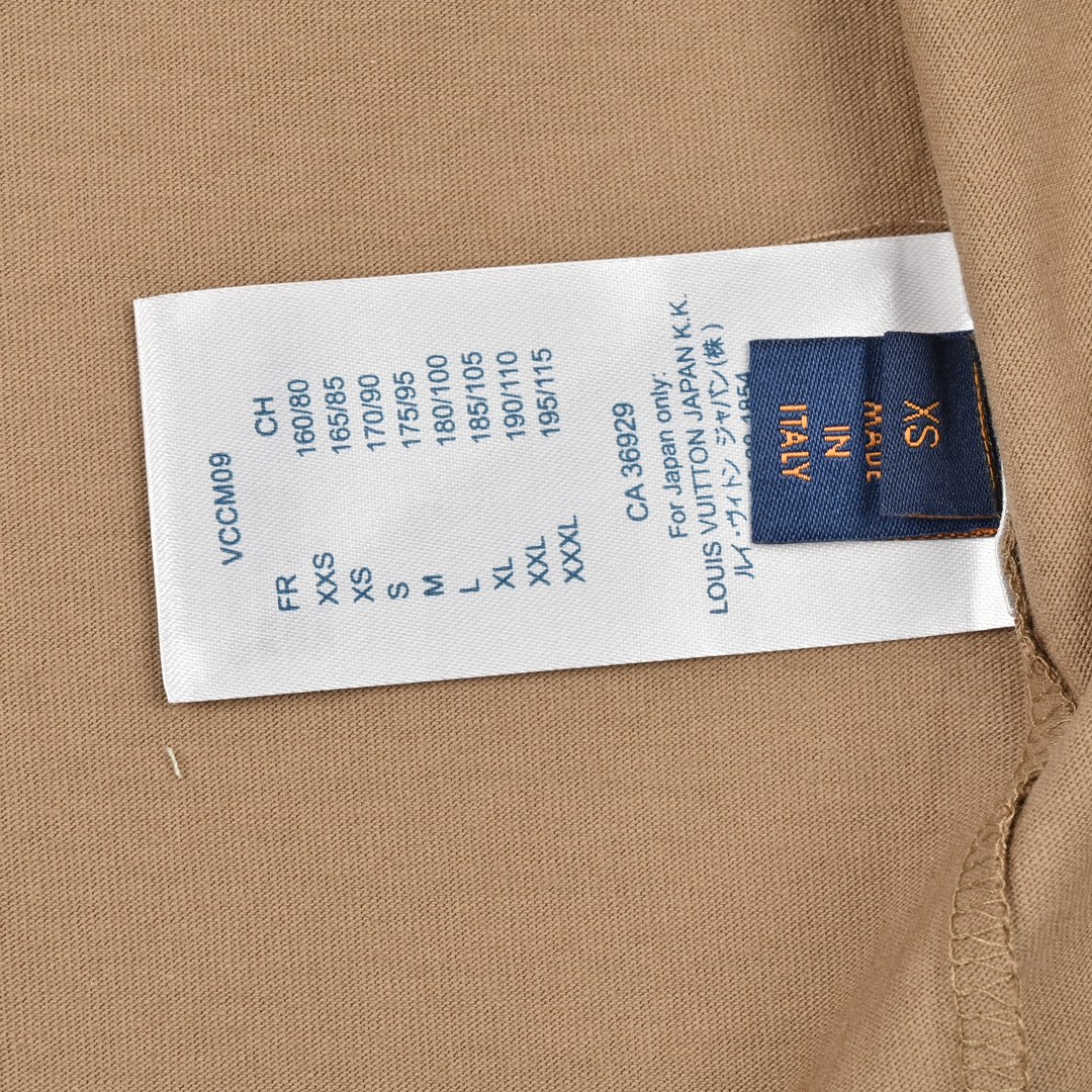 Louis Vuitton路易威登刺绣标识徽章短袖T恤