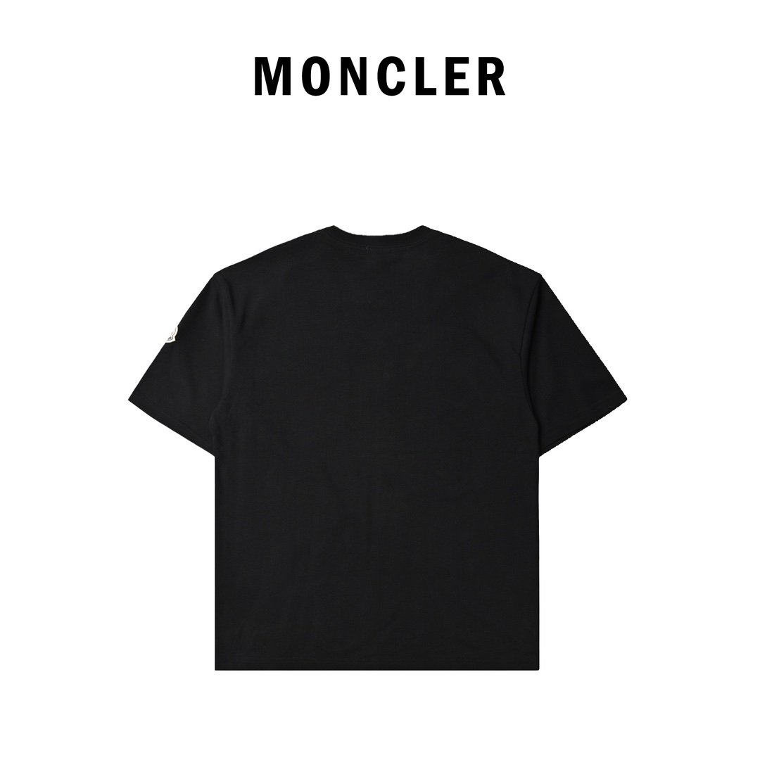 Moncler/蒙口24春夏新品数码透气动画人物印花纯棉简约百搭短袖T恤 529120003