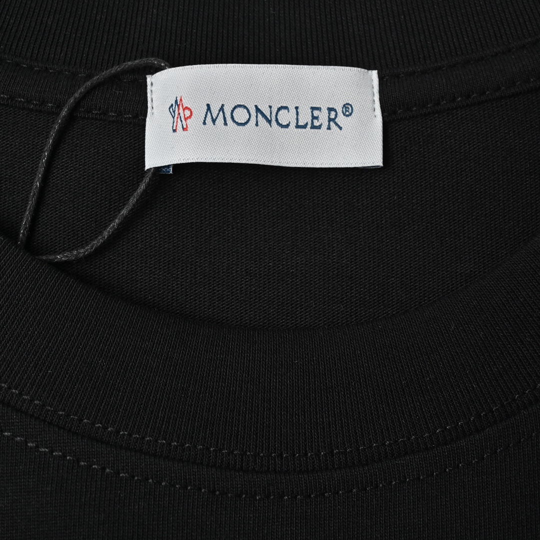 160 Moncler蒙口趣味字母板鞋图案logo数码印花休闲情侣短袖T恤