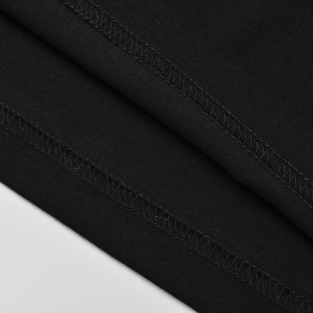 Louis Vuitton路易威登重磅字母绣花短袖 黑 白