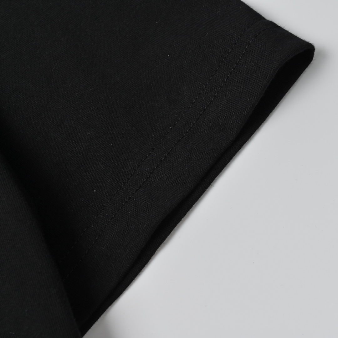 Louis Vuitton路易威登重磅字母绣花短袖 黑 白