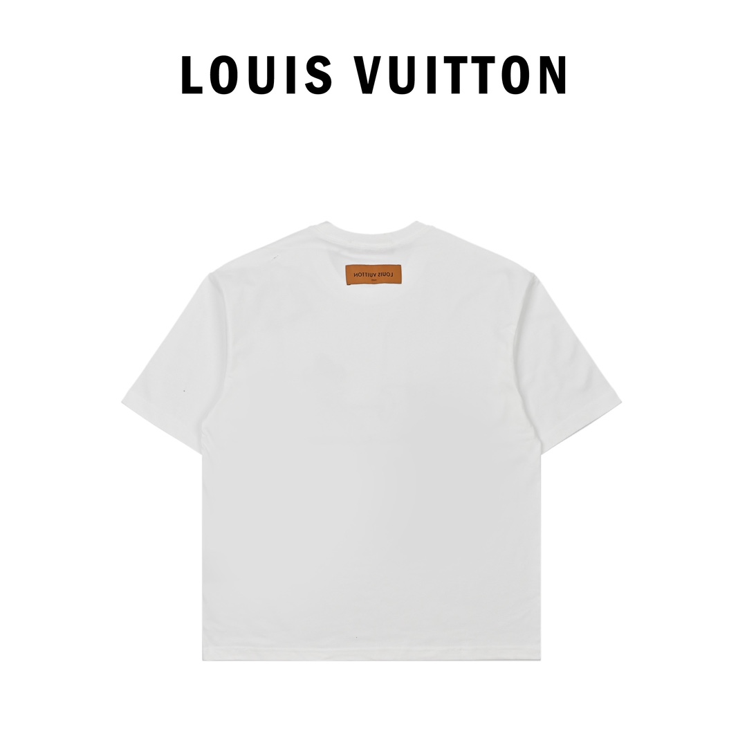 Louis路易家24ss 大师亲手设计潮牌新品印花圆领短袖T恤 白色 黑色-莆田鞋,莆田鞋货源,高仿鞋,高仿鞋货源,安福档口,莆田高仿鞋,莆田鞋批发,高仿鞋批发,莆田高仿运动鞋,高仿运动鞋,莆田运动鞋 Louis路易家24ss 大师亲手设计潮牌新品印花圆领短袖T恤 白色 黑色