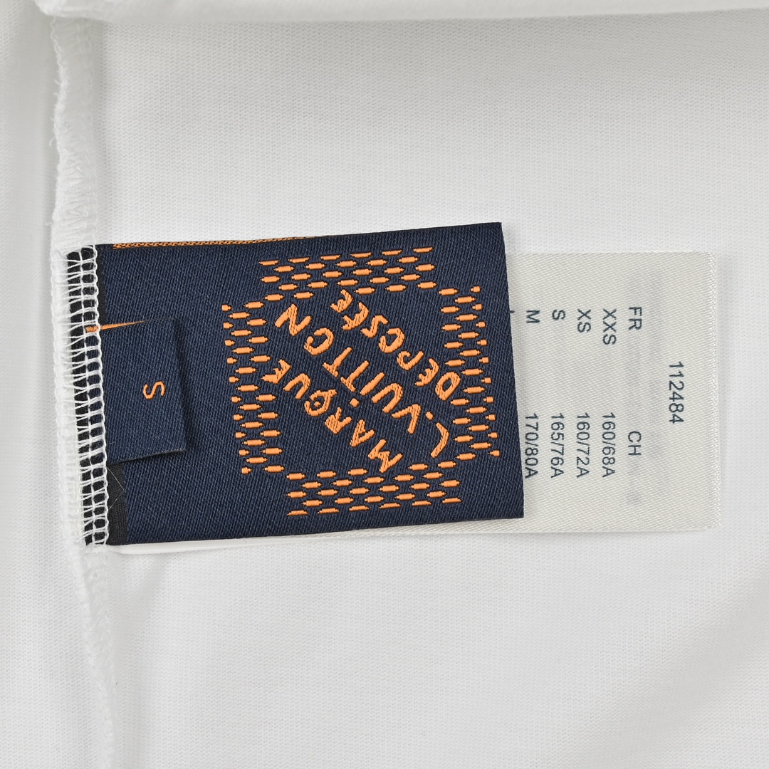 Louis路易家24ss 大师亲手设计潮牌新品印花圆领短袖T恤 白色 黑色-莆田鞋,莆田鞋货源,高仿鞋,高仿鞋货源,安福档口,莆田高仿鞋,莆田鞋批发,高仿鞋批发,莆田高仿运动鞋,高仿运动鞋,莆田运动鞋 Louis路易家24ss 大师亲手设计潮牌新品印花圆领短袖T恤 白色 黑色