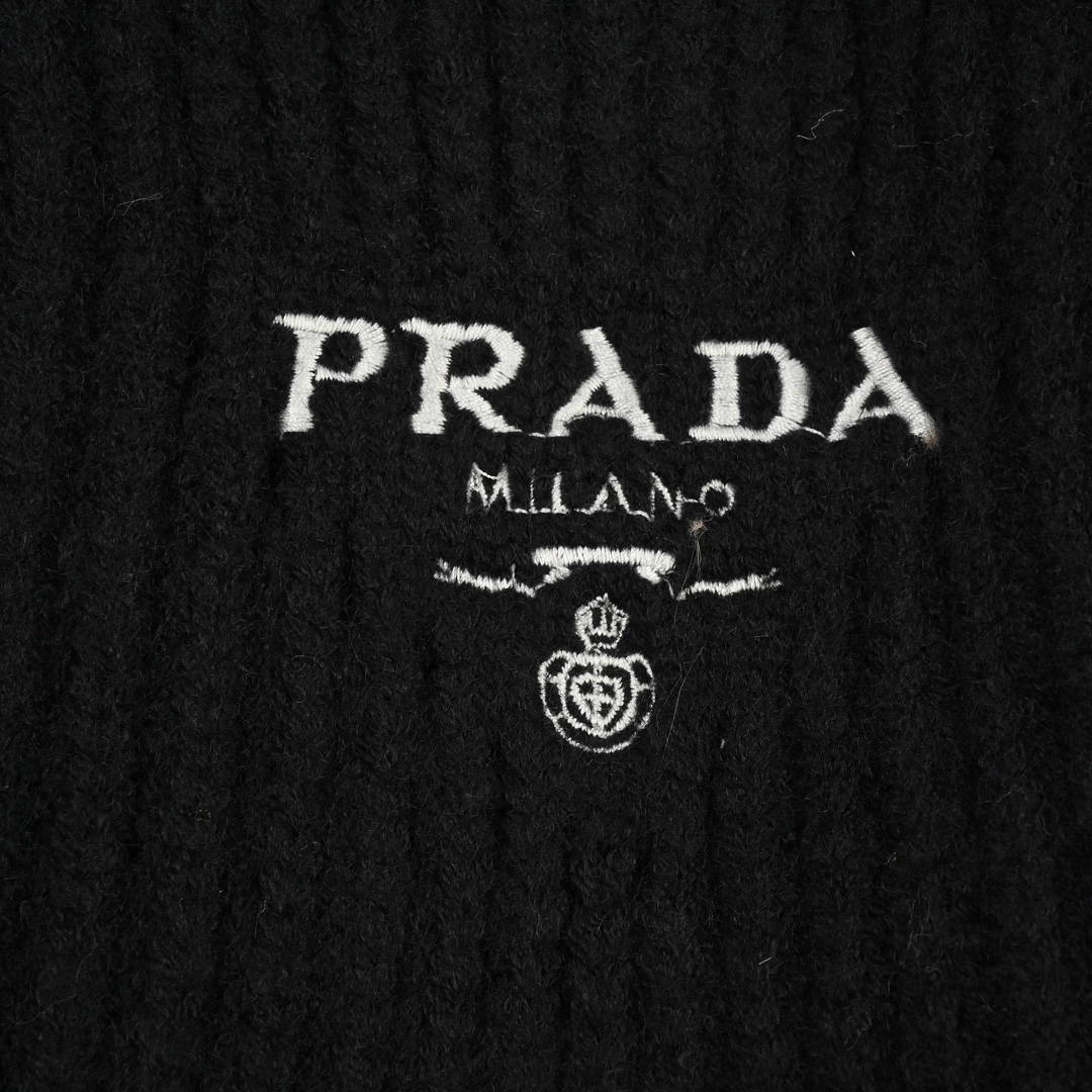 Prada普拉达22FW 粗针刺绣羊毛开衫