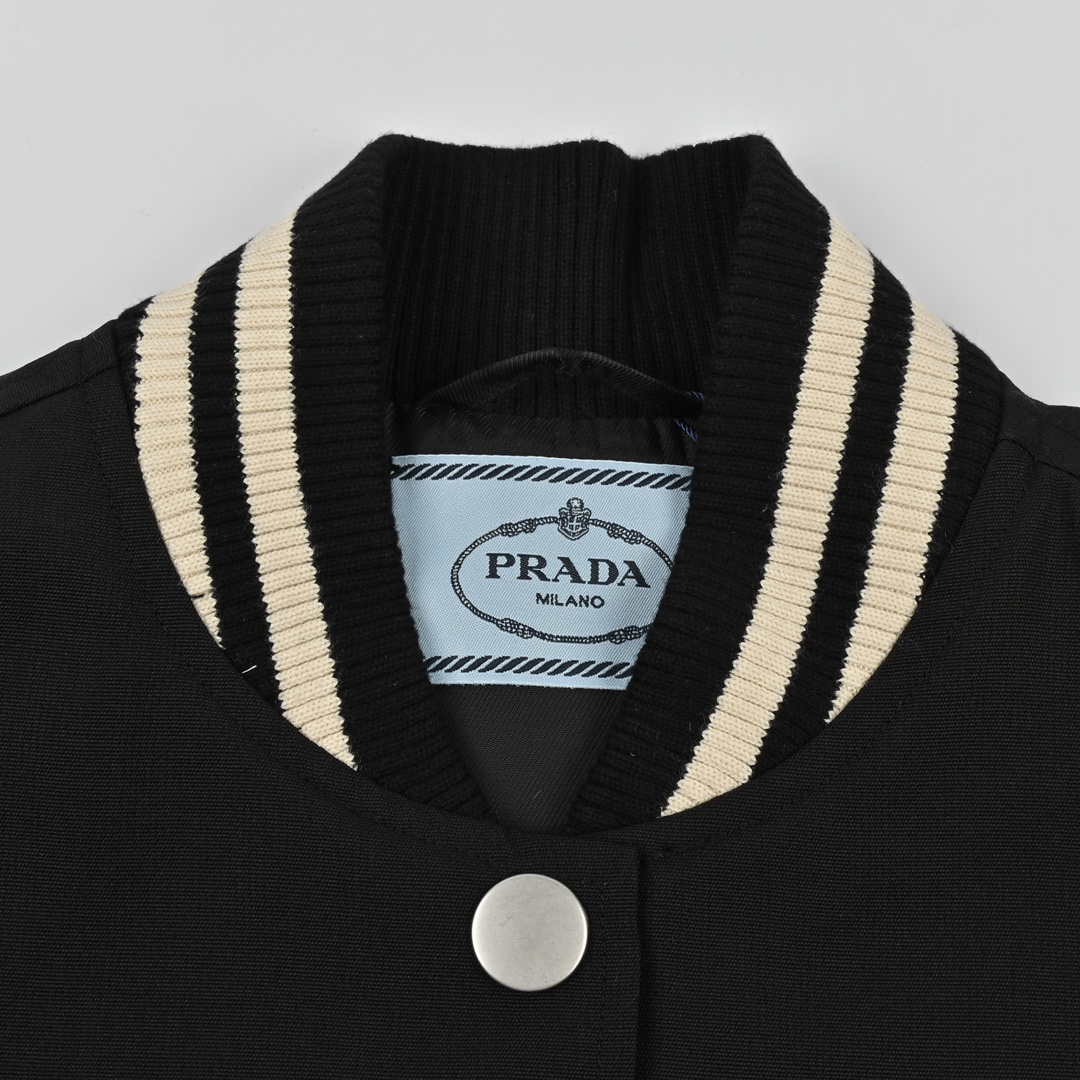 Prada普拉达24FW 帆布粒面夹棉棒球服