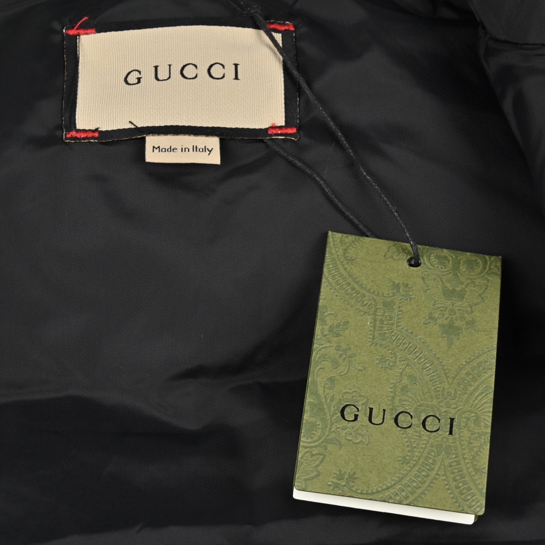 Gucci 古驰 22FW 暗纹双G印花帆布连帽羽绒马甲