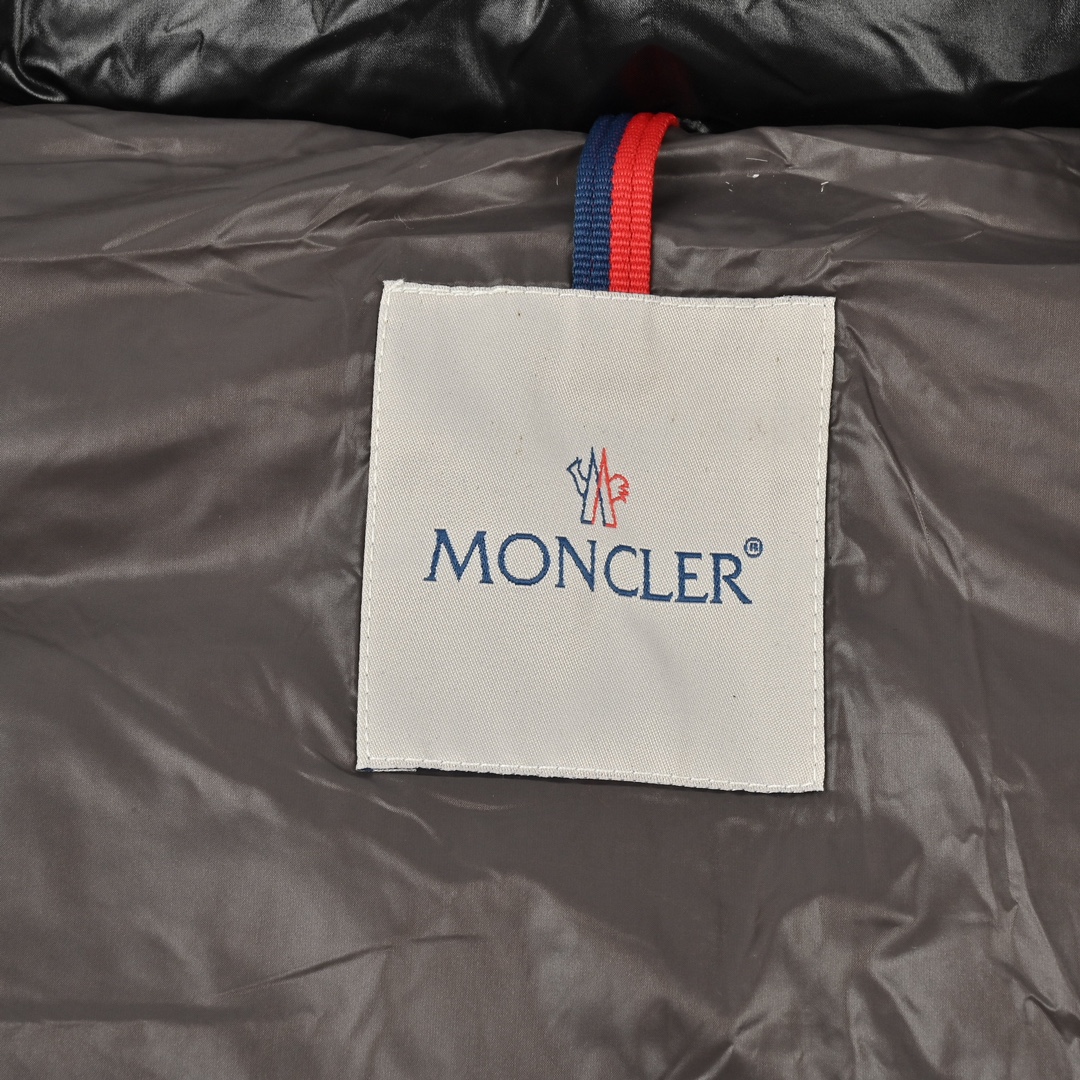 Moncler/蒙口 23SS 经典立领羽绒服马甲