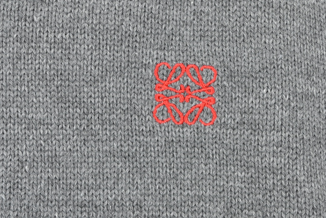 Loewe罗意威22FW 胸前字母提花LOGO圆领毛衣