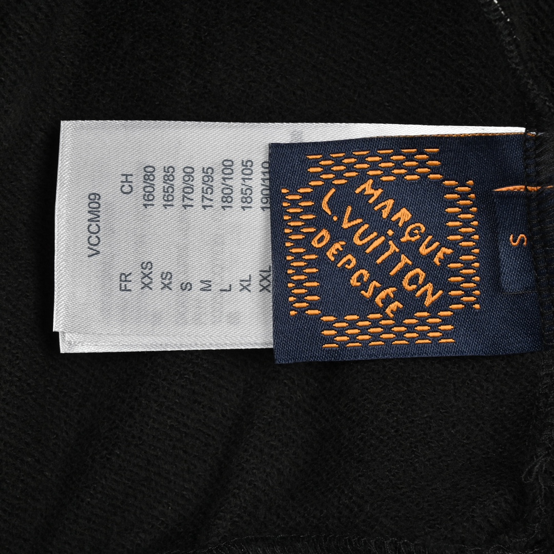 Louis Vuitton路易威登个性字母印花logo圆领卫衣-Chinese UA Cheap High Quatity Brand Clothes Bags handbags Sneakers wholesale wholesaler seller from China Factory suppliers Fashion Clothing Shoes best Quality Beautiful Price Louis Vuitton路易威登个性字母印花logo圆领卫衣