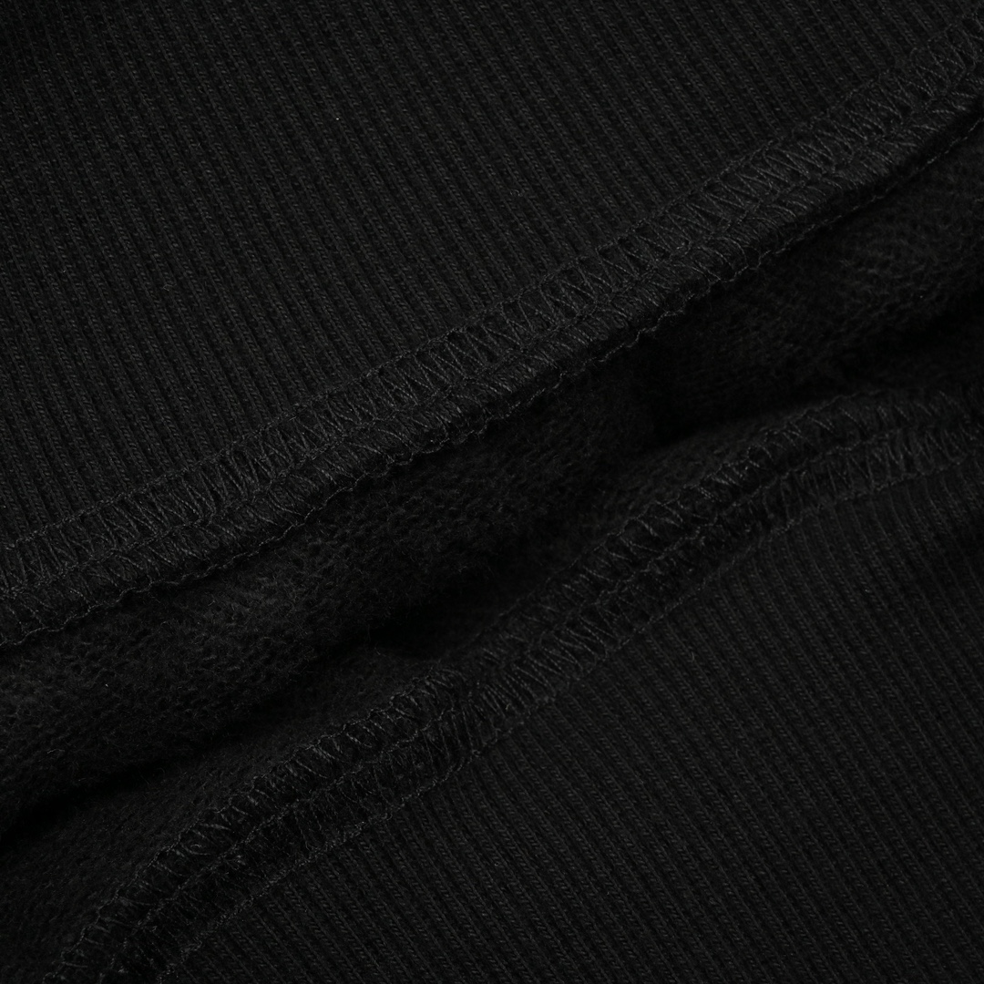 Louis Vuitton路易威登个性字母印花logo圆领卫衣-Chinese UA Cheap High Quatity Brand Clothes Bags handbags Sneakers wholesale wholesaler seller from China Factory suppliers Fashion Clothing Shoes best Quality Beautiful Price Louis Vuitton路易威登个性字母印花logo圆领卫衣