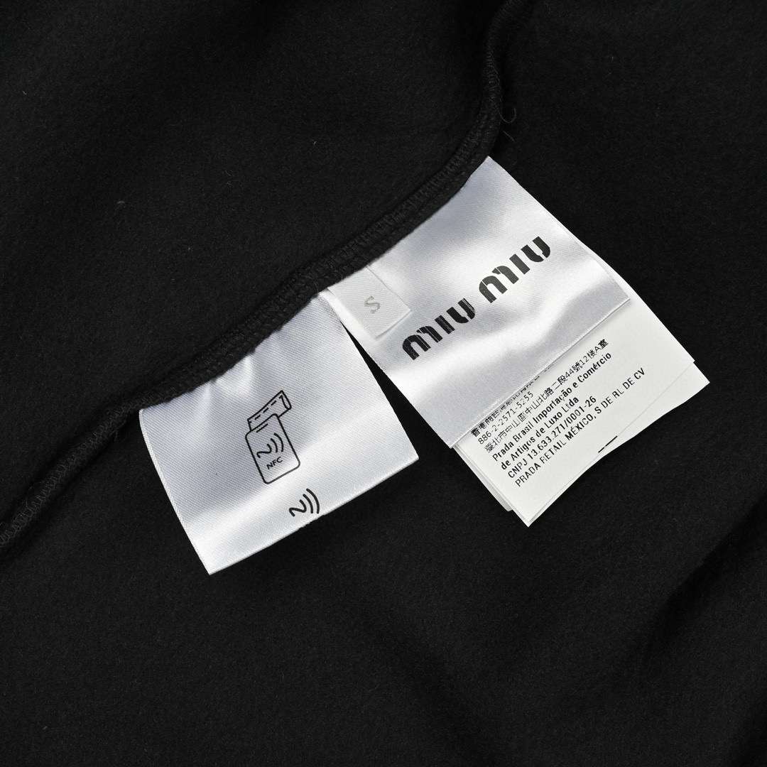 Miu Miu/缪缪 24Fw 刺绣小标摇粒绒半拉链外套