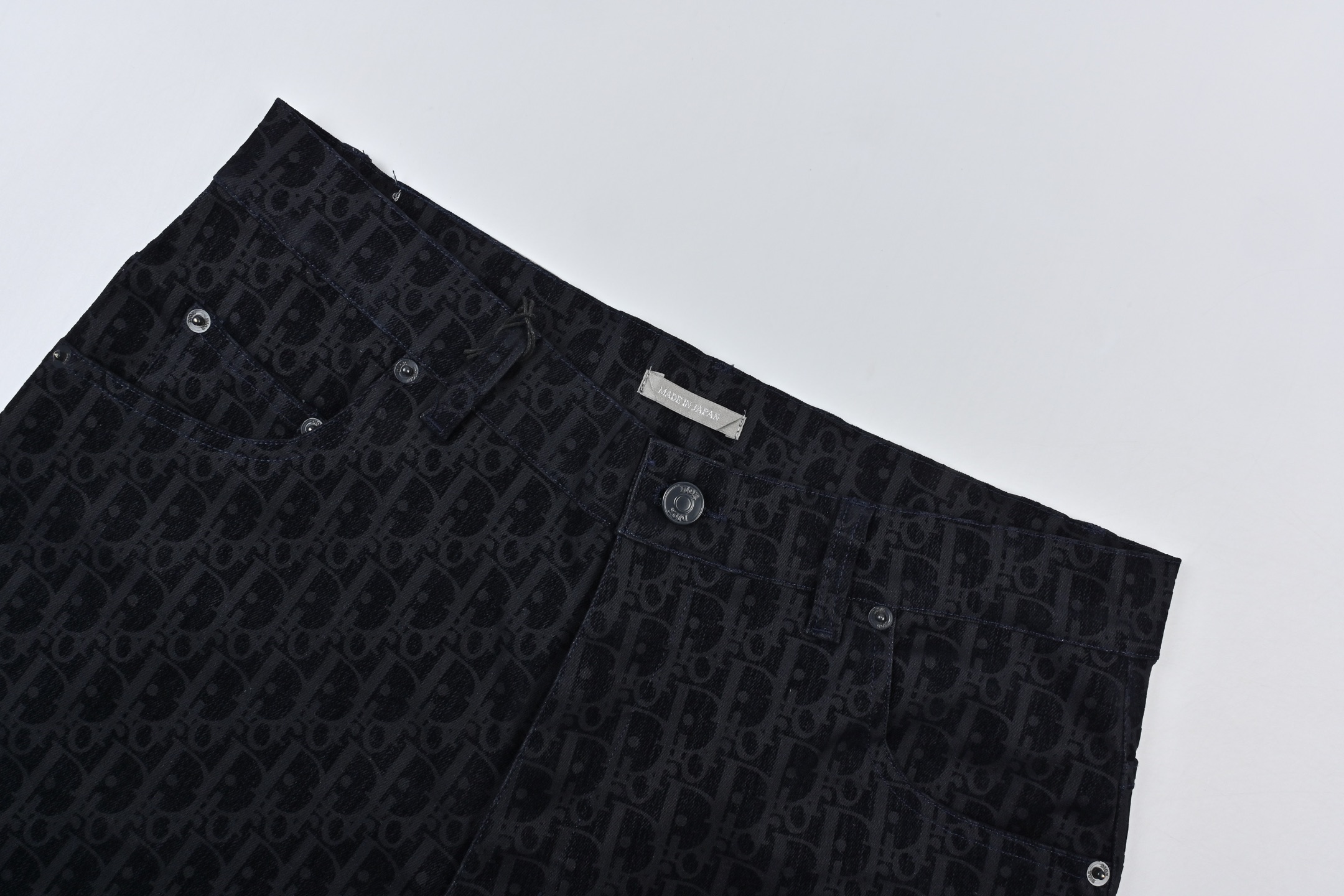 Dior迪奥25SS 蛇年限定牛仔长款 第一时间原版购入开发 采用蓝色棉质混纺牛仔布精心制作