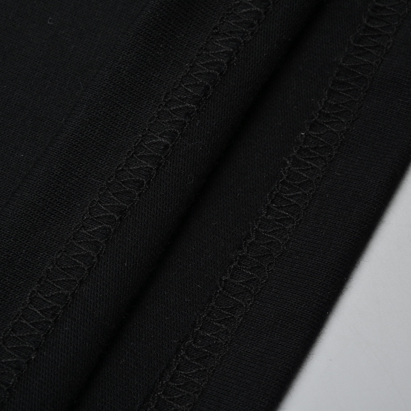 Balenciaga巴黎世家 FW24 3b滑雪 SKIWEAR系列 Logo印花圆领短袖常规版型T恤