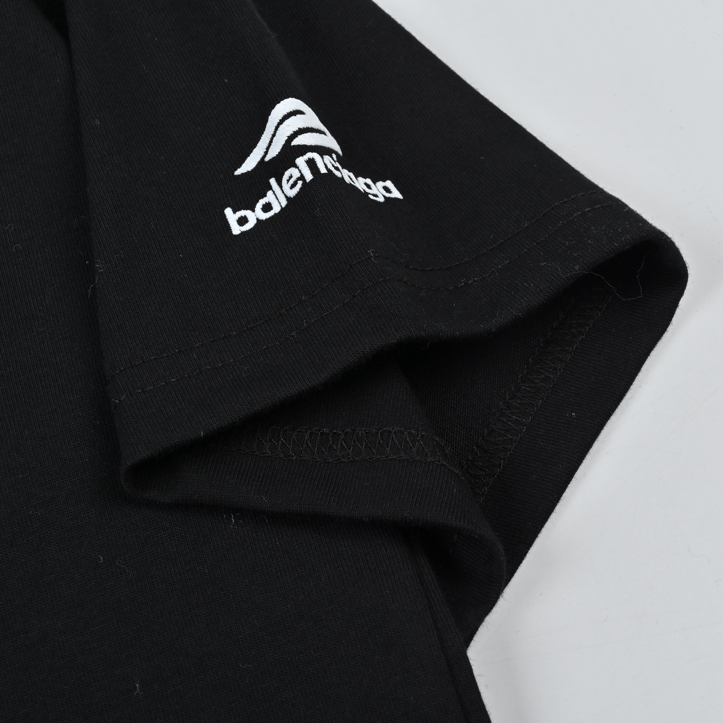 Balenciaga巴黎世家 FW24 3b滑雪 SKIWEAR系列 Logo印花圆领短袖常规版型T恤