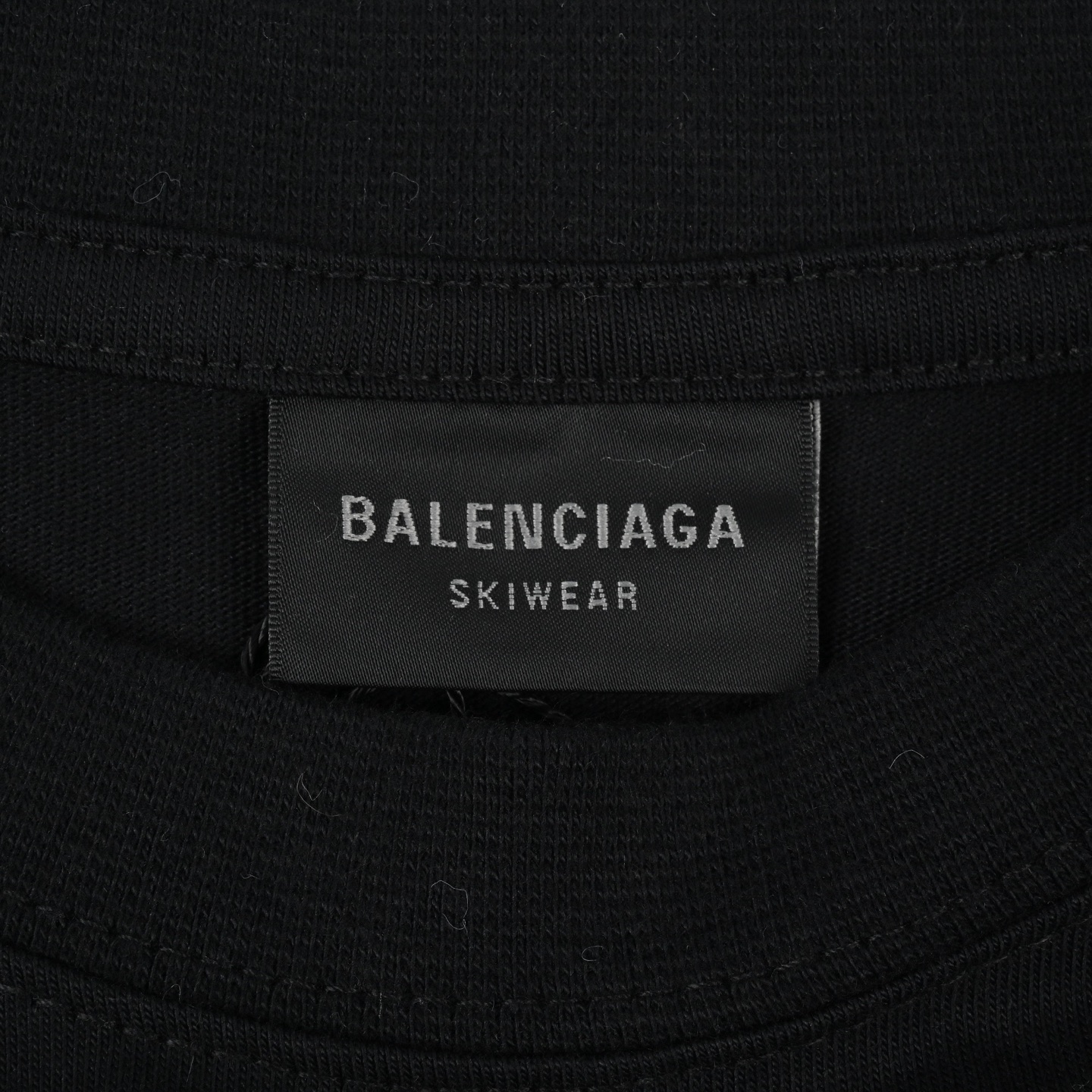Balenciaga巴黎世家 FW24 3b滑雪 SKIWEAR系列 Logo印花圆领短袖常规版型T恤