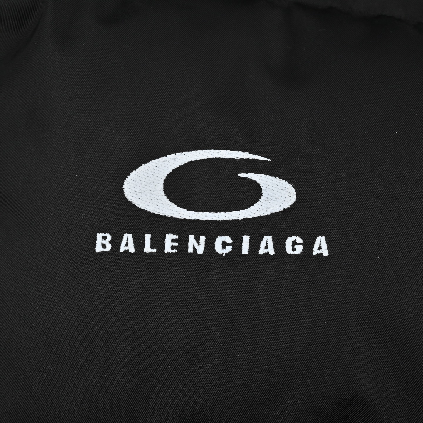 Balenciaga巴黎世家24FW 环形别扣双面棉服