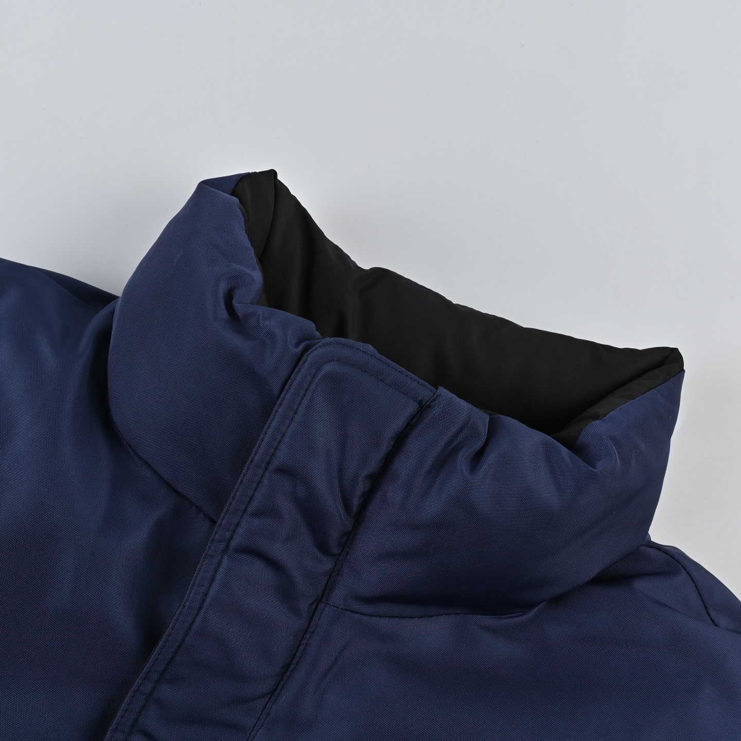 Balenciaga巴黎世家24FW 环形别扣双面棉服