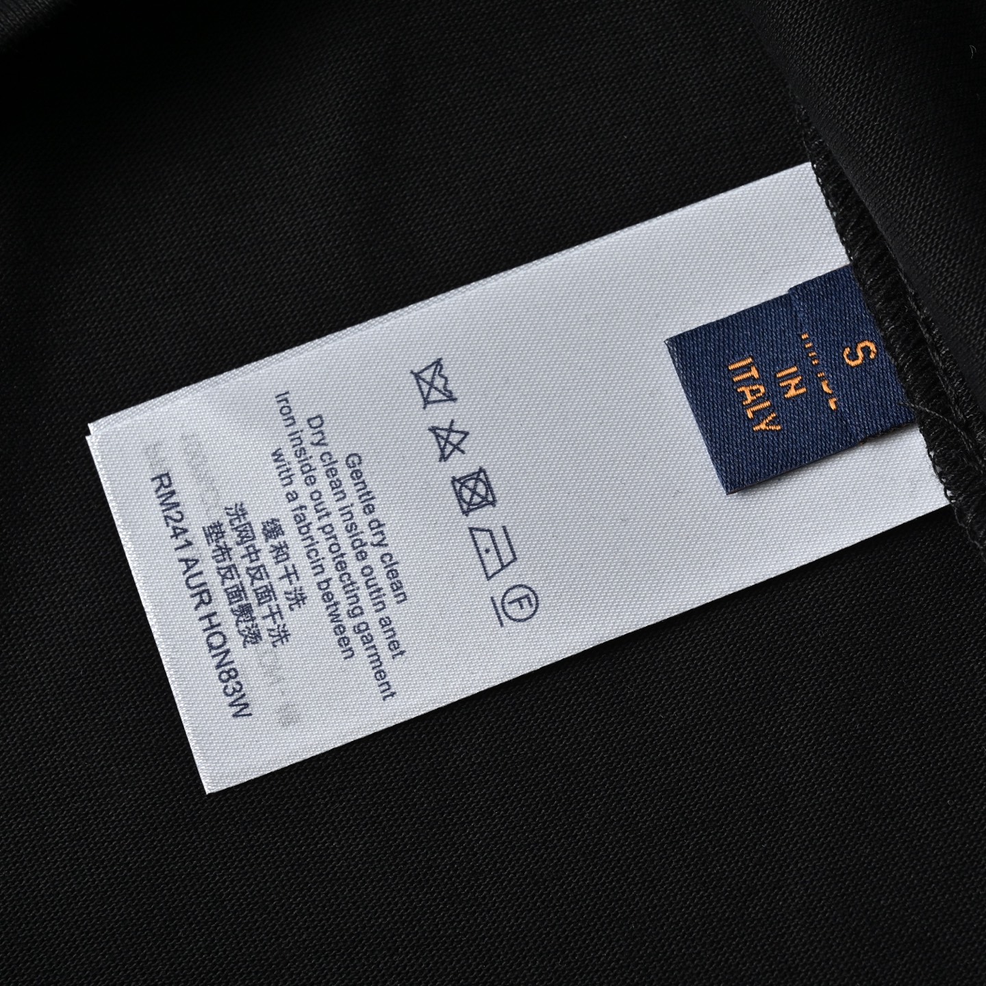 Louis Vuttion路易威登经典刺绣小标圆领短袖