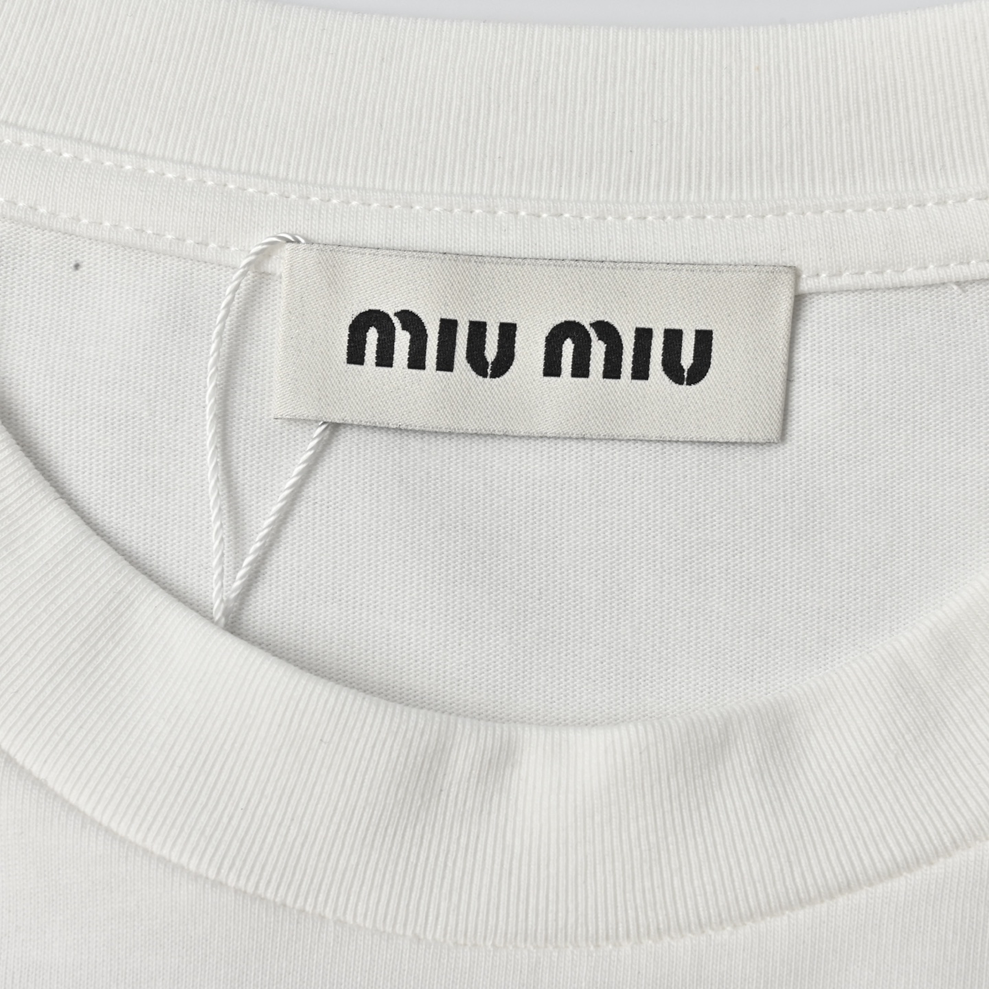 MIUMIU缪缪经典刺绣徽标字母T恤