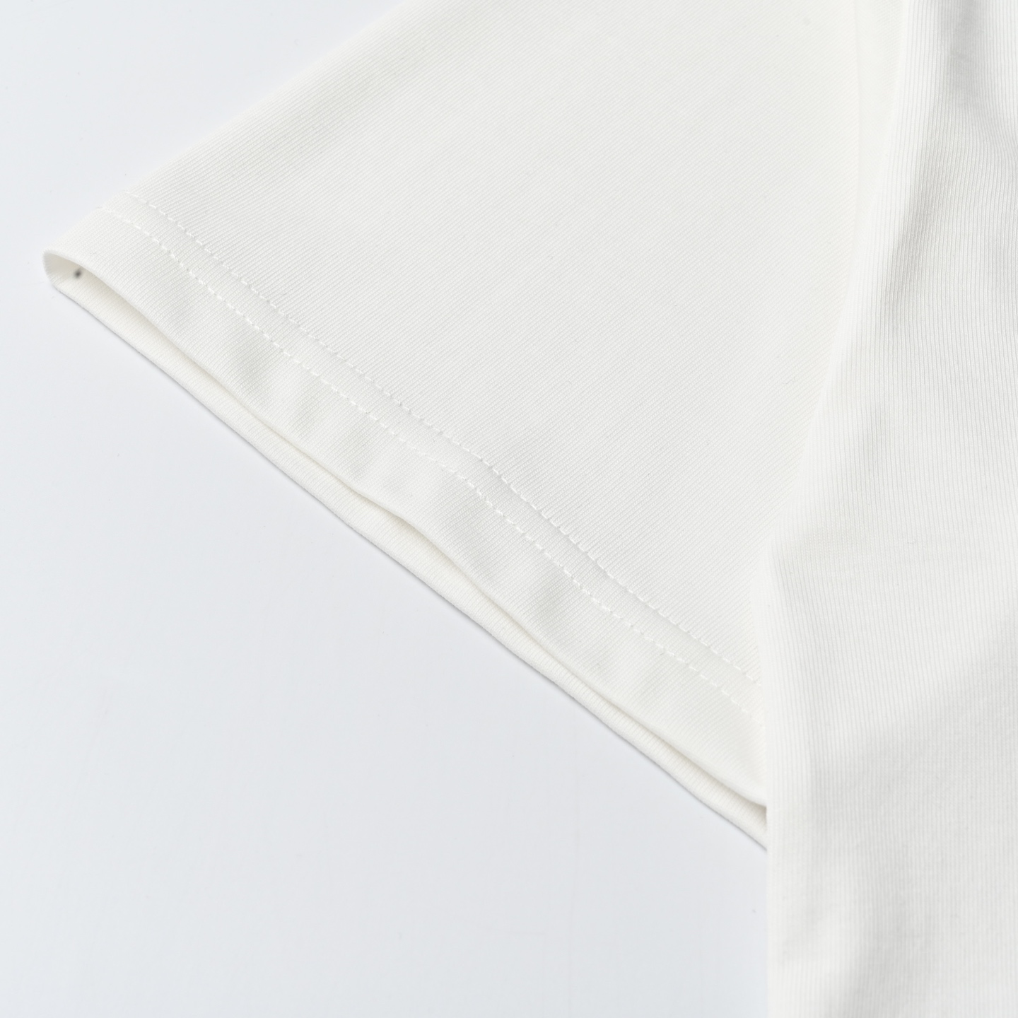 MIUMIU缪缪经典刺绣徽标字母T恤