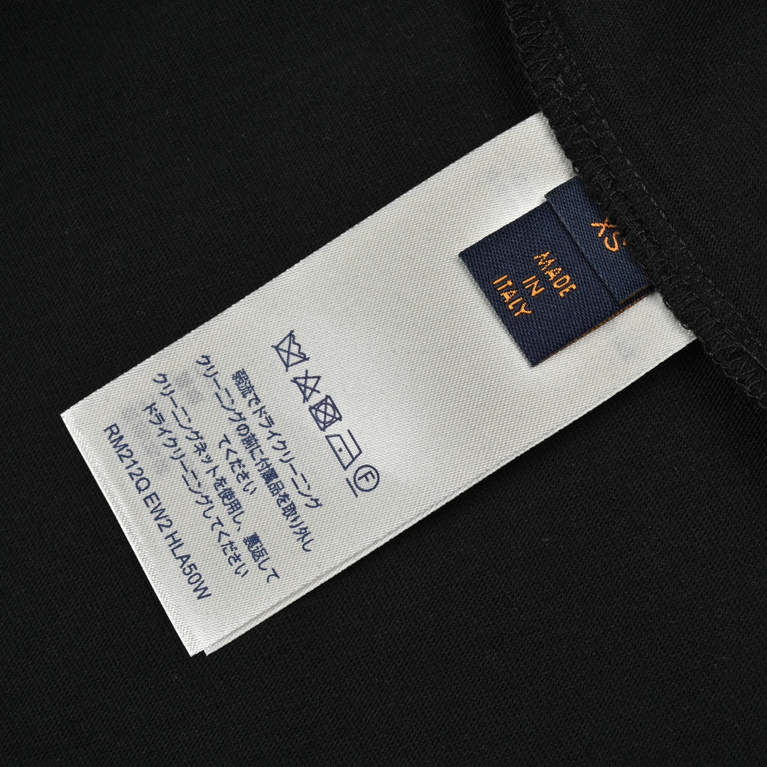 Louis Vuitton/路易威登 24ss 菲董联名员工短袖黑色 白色-Chinese UA Cheap High Quatity Brand Clothes Bags handbags Sneakers wholesale wholesaler seller from China Factory suppliers Fashion Clothing Shoes best Quality Beautiful Price Louis Vuitton/路易威登 24ss 菲董联名员工短袖黑色 白色