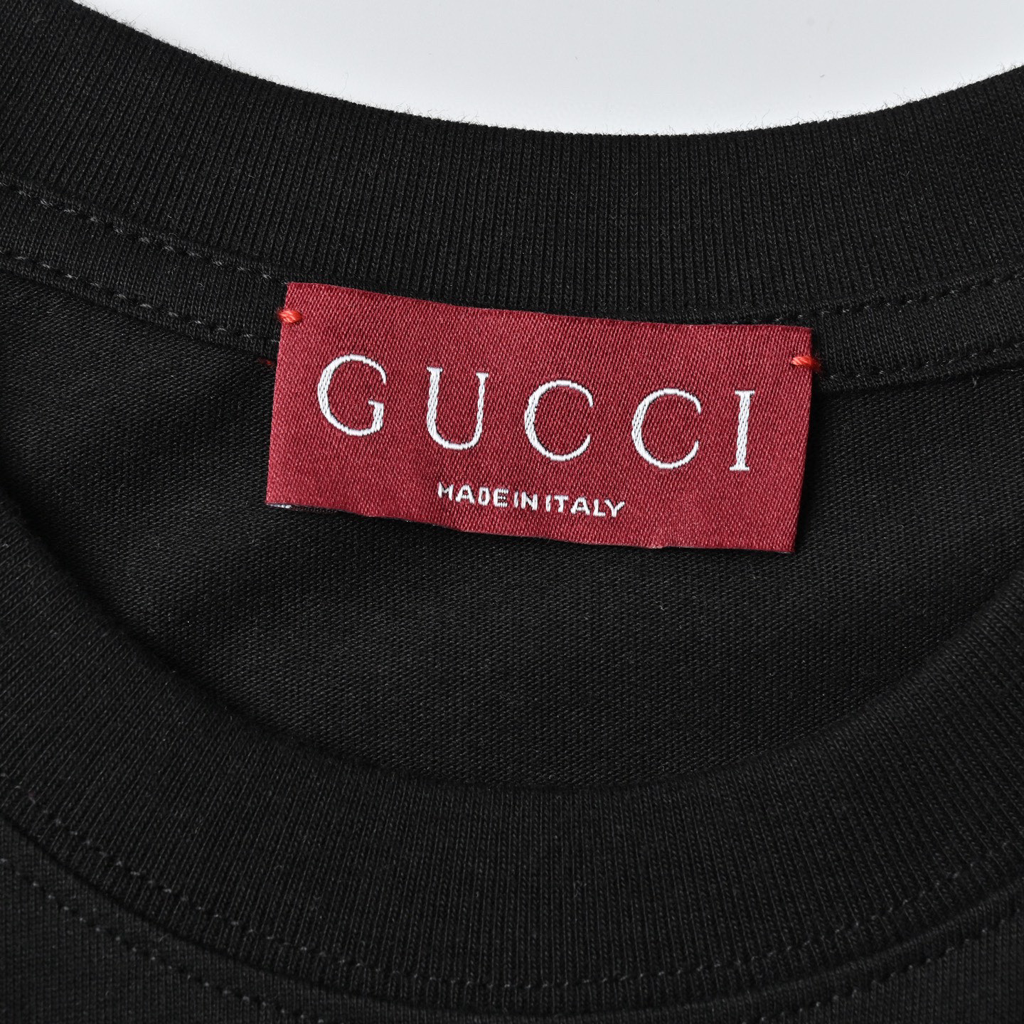 Gucci/古驰 25ss 镂空字母logo印花短袖 黑色 白色-Chinese UA Cheap High Quatity Brand Clothes Bags handbags Sneakers wholesale wholesaler seller from China Factory suppliers Fashion Clothing Shoes best Quality Beautiful Price Gucci/古驰 25ss 镂空字母logo印花短袖 黑色 白色