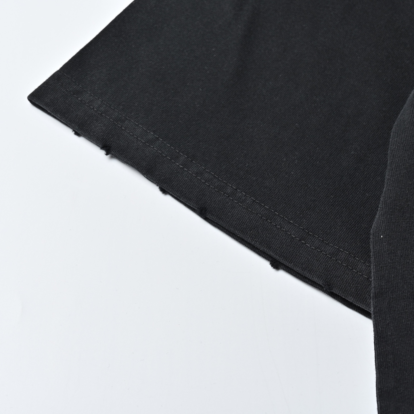 Balenciaga巴黎世家25ss秀款胸前红色刺绣T恤