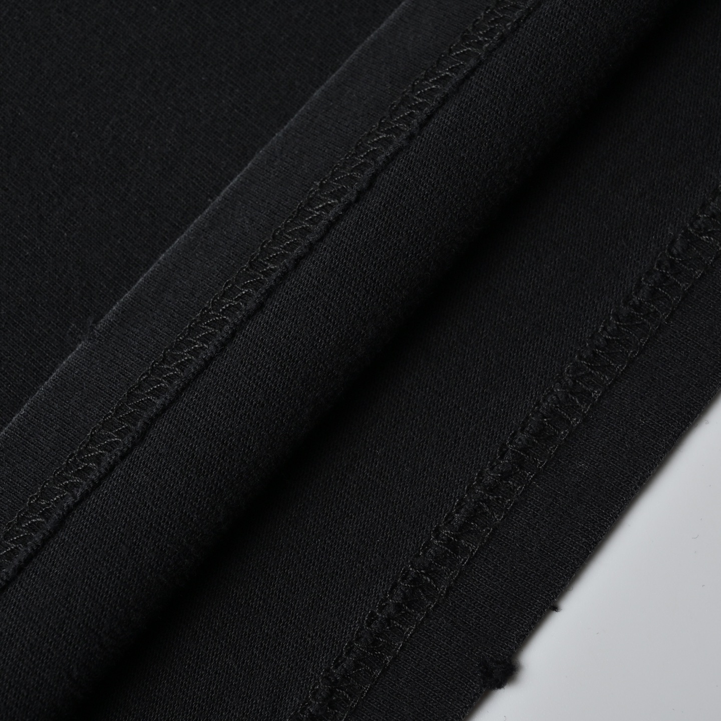 Balenciaga巴黎世家25ss秀款胸前红色刺绣T恤