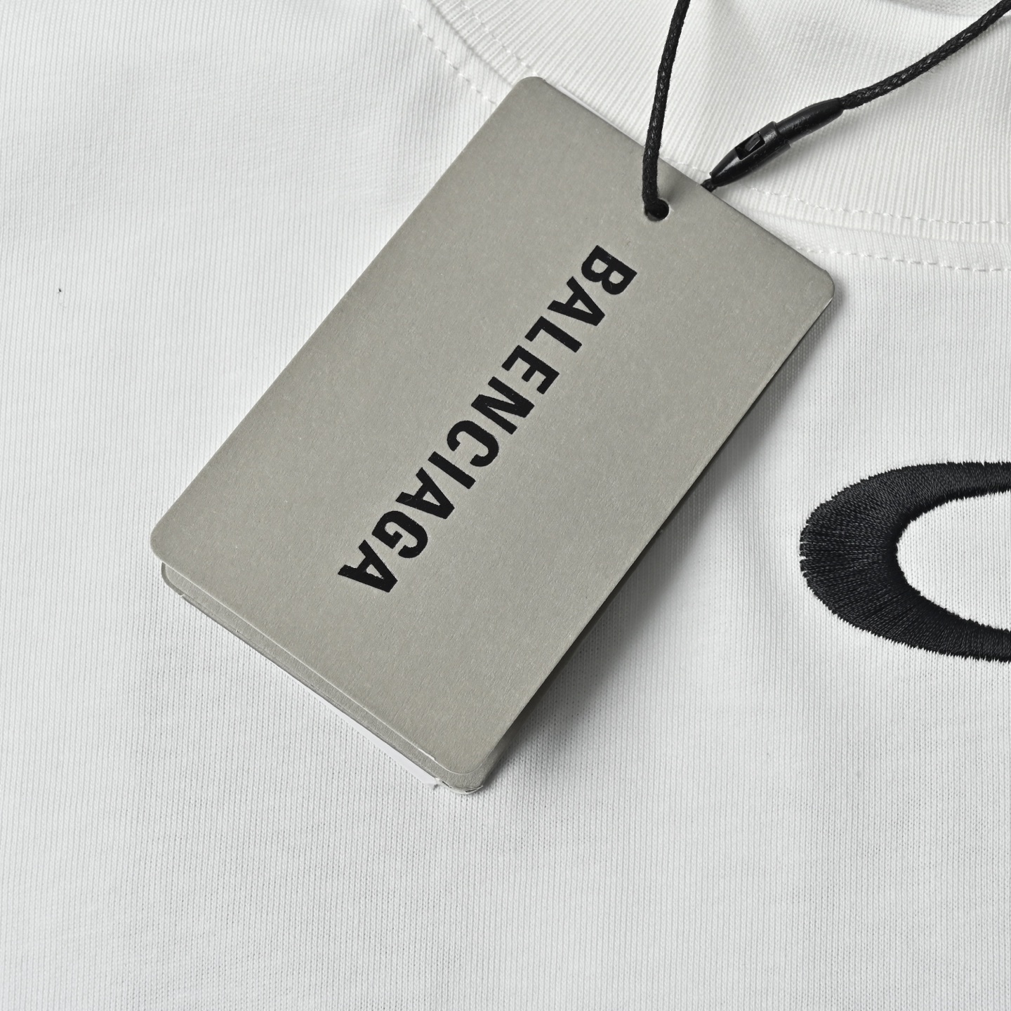 Balenciaga巴黎世家25ss美式字母斜纹布料贴布绣花短袖T恤 黑色 白色